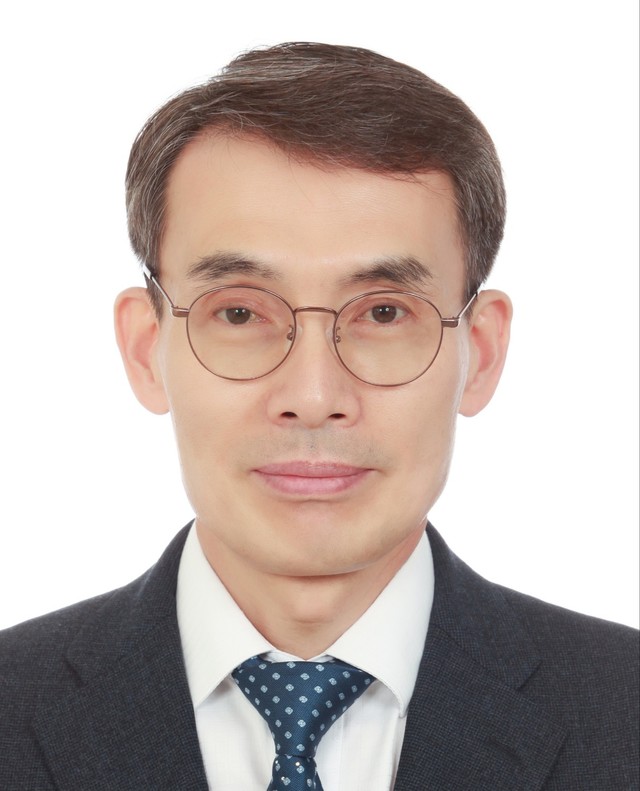 <br><h6 style="text-align: left;"><span style="color:#01b552; font-size: 25px;">유동용 장로</span></h6>  <p style="text-align: left;">회계</span></p>