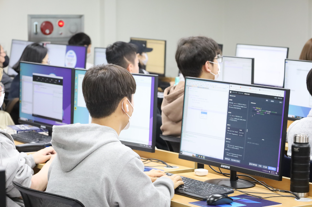 그린컴퓨터아카데미 부산 강의실
