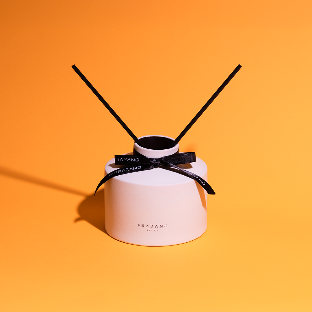 프라랑 (Diffuser, 디퓨저) Susanne, 수잔느 TYPE : Floral  TOP NOTE : Green, Fruity, Soapy MIDDLE NOTE : Rose, Freesia BASE NOTE : Musk, Woody