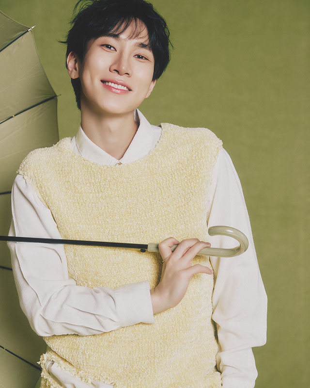 <span class="barlow bold" style="letter-spacing:-0.02em;">SEO EUNKWANG</span>