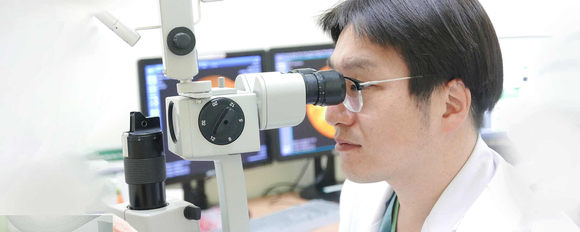 박수환 원장 진료 모습