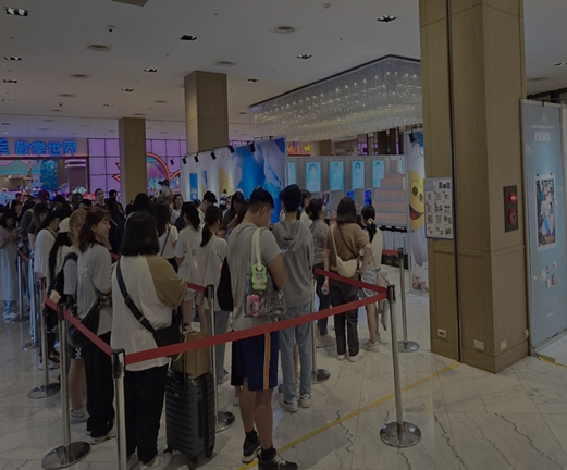 <h6 style="text-align: center;"><span style="color: rgb(255, 255, 255);"><strong><span style="font-size: 24px;">K-POP<br>Market Size</span></strong></span></h6> <div id="counter" style="text-align: center;"> 	<div class="counter-value" data-count="1370" data-desc=" " style="text-align: center; line-height: 0.7;"><span style="color: rgb(255, 255, 255); font-size: 60px;">1000</span></div><span style="font-size: 20px;"><strong><span style="color: rgb(255, 255, 255);">&nbsp;million dollars</span></strong></span></div>