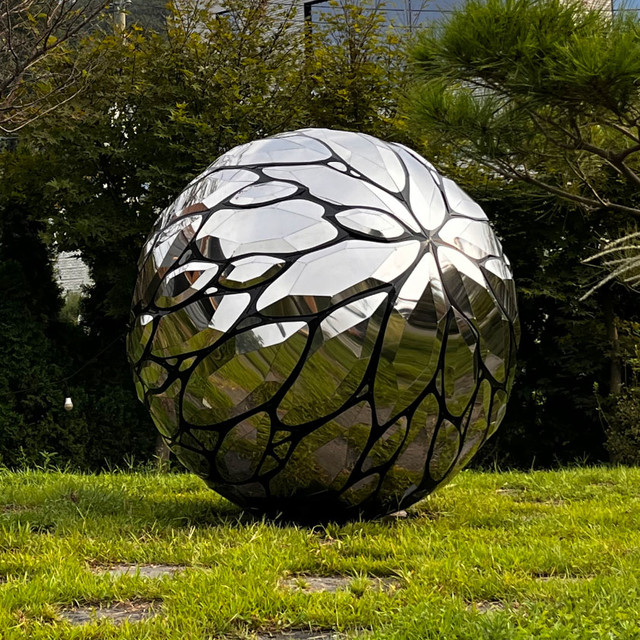 </b><p>야외 조형 공간</p><div class="btn"><b>ART RENTAL NOW</b></div>
