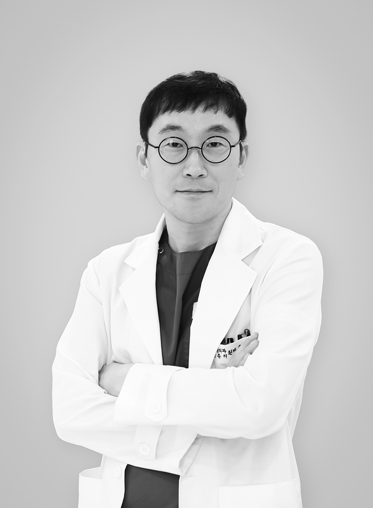 강남구-신사동-고고성형외과-류재억대표원장