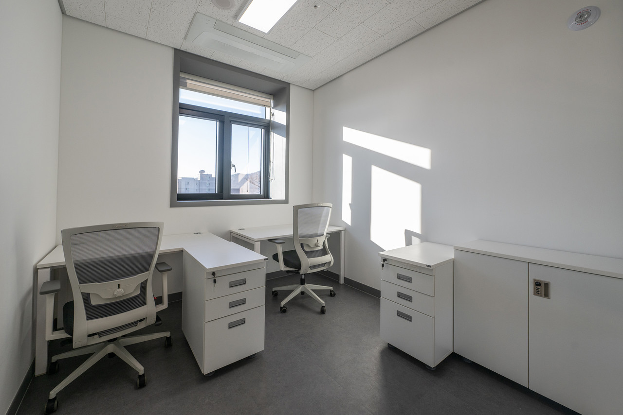 2층 | 프라이빗 사무실