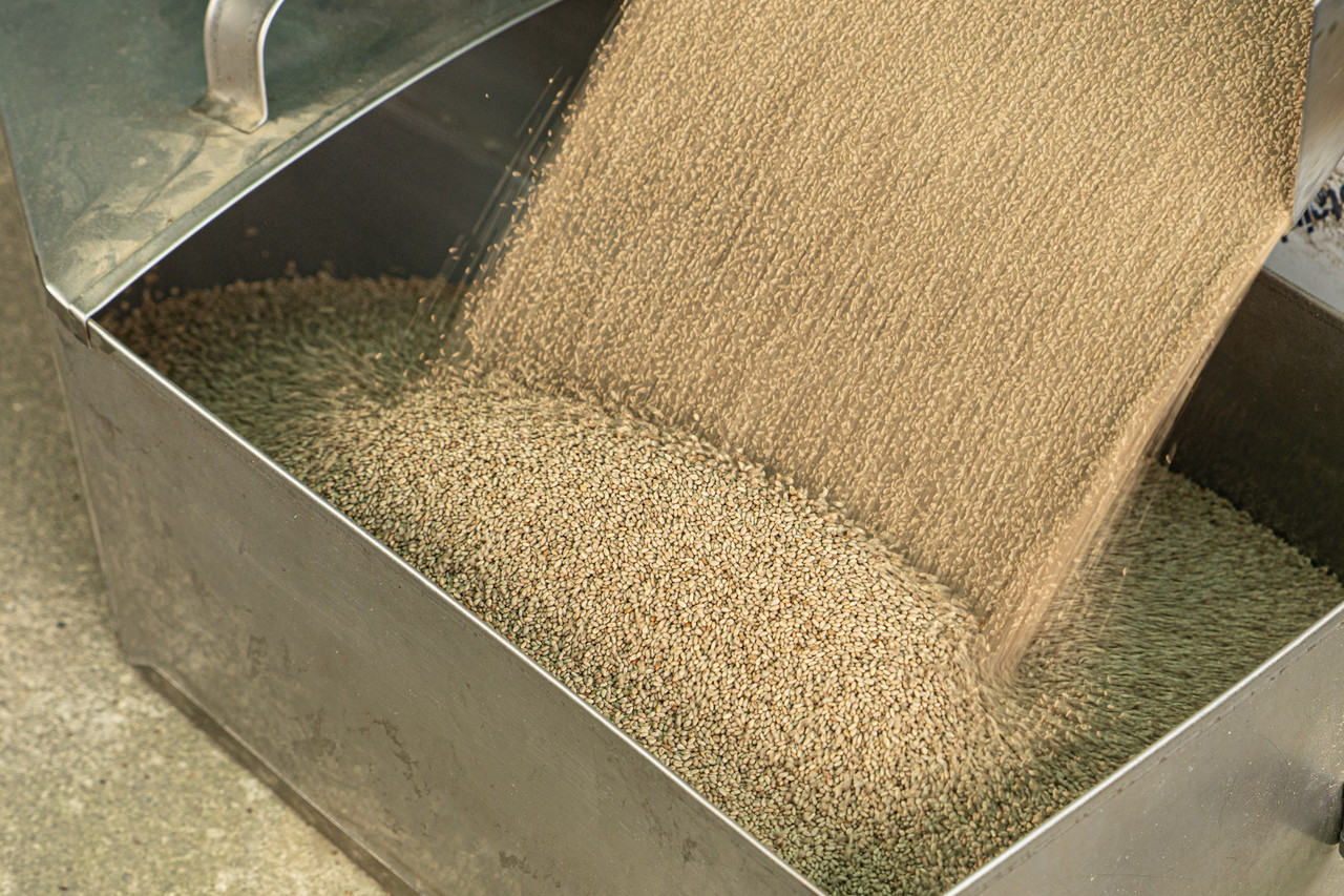 방문자들의 방명록으로 만드는 조명