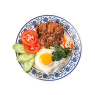 <strong><span class="phobo-title">껌가</span></strong><br>숯불향 가득한 닭다리살을 홍호아만의<br>특제 소스와 곁들여 먹는 덮밥
