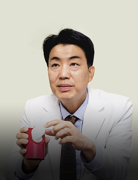 <span style="font-size: 24px;">원장</span> <strong>박준하</strong>