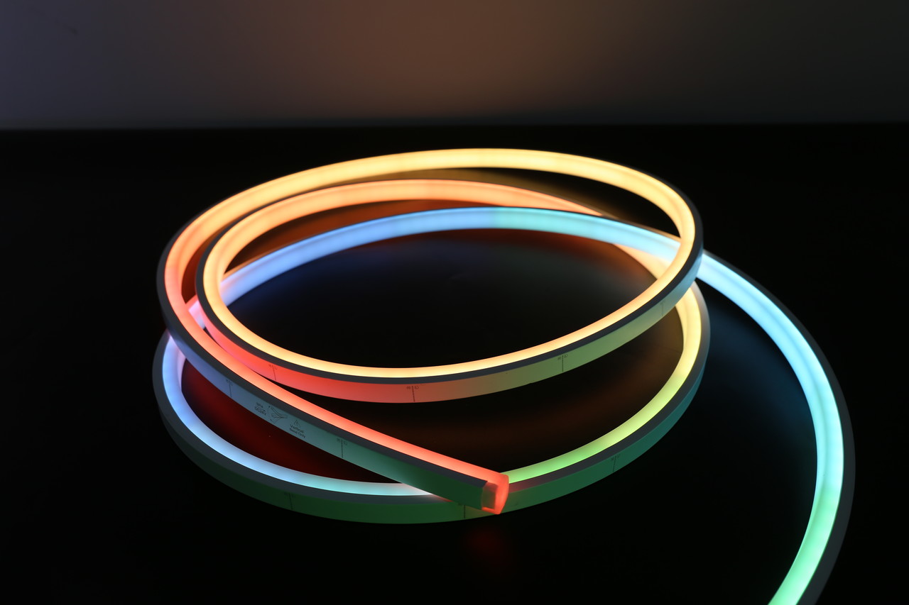 <p style="text-align: center;"> <span style="font-size: 15px; color: rgb(0, 0, 0);"> <strong>3面発光四角ネオンチューブ・TL-SN17-24V</strong> </span> </p>