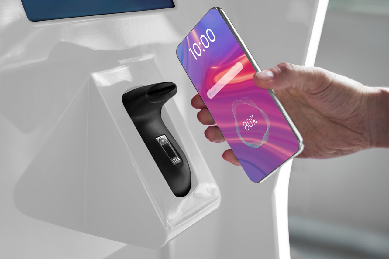 <span style="font-size: 24px;"><strong>Mobile</span><hr><br>Our materials and components protect internal parts, absorbing impact and enhancing device durability.</strong>