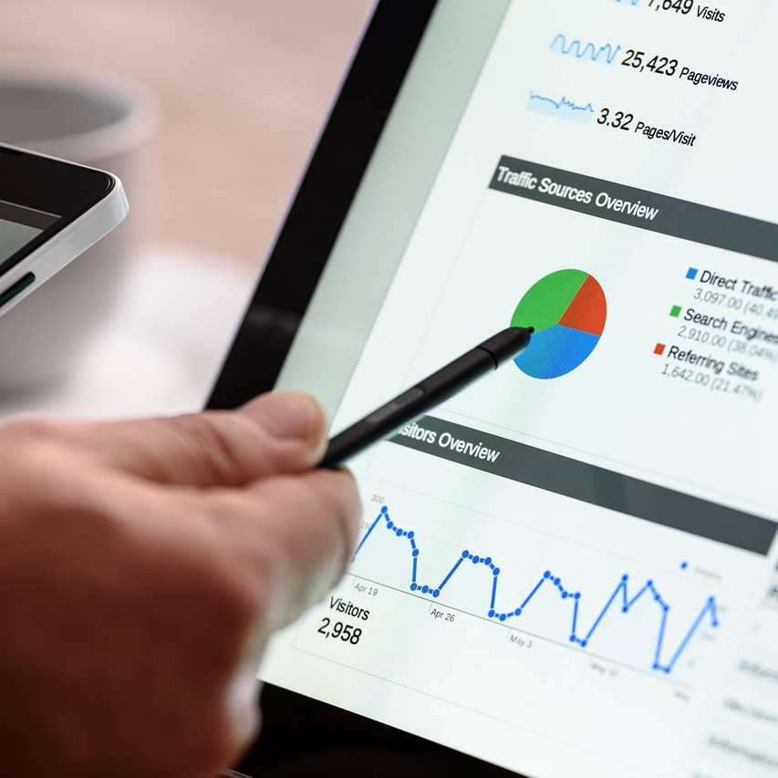 <div class="text-box">  	<p class="big-text">브랜드 홍보</p>  	<p class="small-text"><span>S</span><span>E</span><span>R</span><span>V</span><span>I</span><span>C</span><span>E</span></p> <p class="new-text"><span>S</span><span>E</span><span>R</span><span>V</span><span>I</span><span>C</span><span>E</span></p> </div>