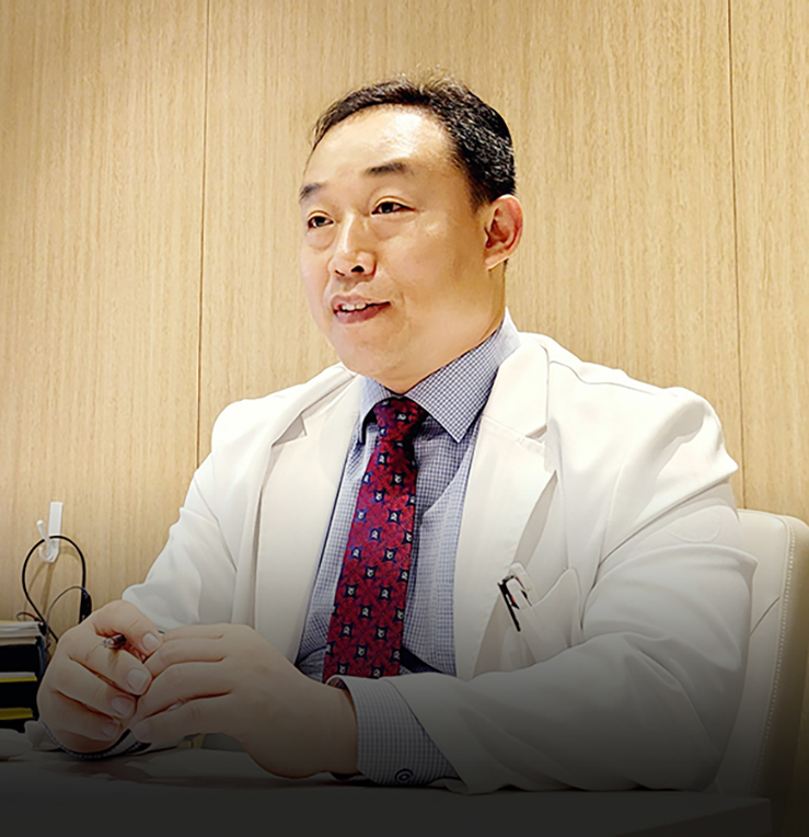 <span style="font-size: 24px;">원장</span> <strong>정창성</strong>