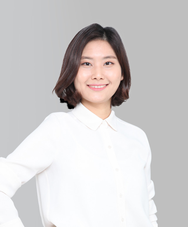 <p>Economics</p><p>Grace Lee</p>