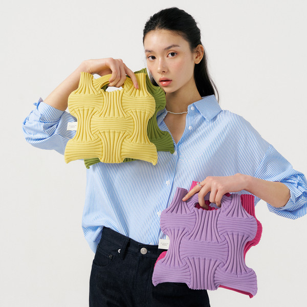 New Bow Bag Black : PLEATSMAMA: Sustainable Knit Pleats Bag