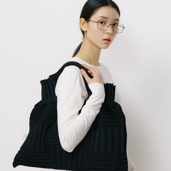 Big Bow Bag Black : PLEATSMAMA: Sustainable Knit Pleats Bag