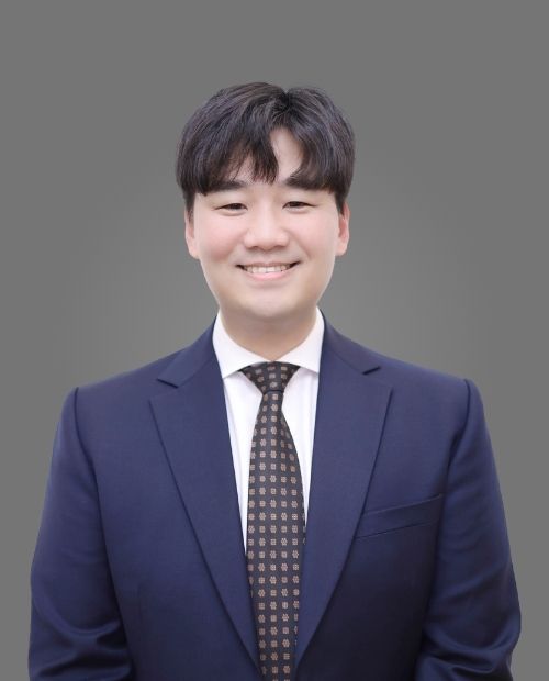 <p style="line-height: 0.3;"> <span style="font-size: 20px;"> 고용지원금팀 </span></p> <p style="line-height: 0.3;"><hr align="left" style="border: solid 1px white; width:75%"></hr></p> <p style="test-align: left; line-height: 0.3;"> <span style="font-size: 30px;"><strong> 최린 </strong> <span style="font-size: 20px;"> | 프로 </span></p>