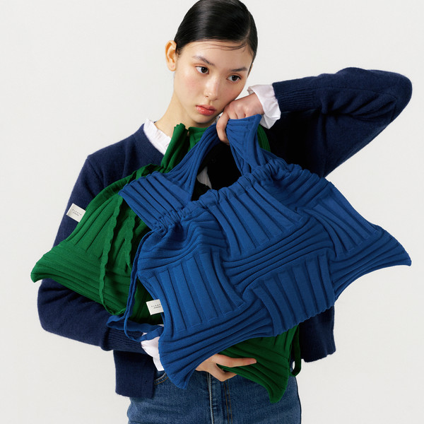 ★人気★【PLEATSMAMA】 Big Bow Bag★ Big Bow Bag Blue : PLEATSMAMA: Sustainable Knit Pleats Bag