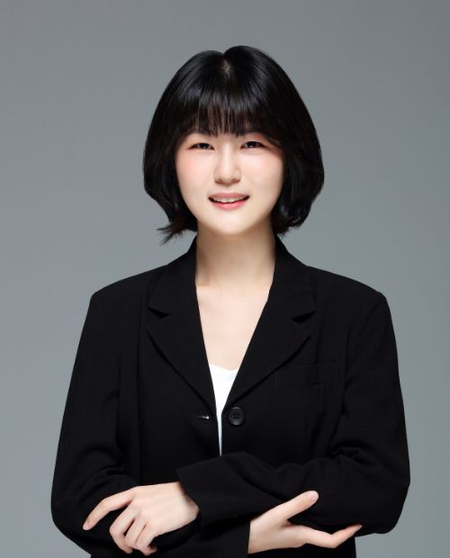 <p style="line-height: 0.3;"> <span style="font-size: 20px;"> 건설자문팀 </span></p> <p style="line-height: 0.3;"><hr align="left" style="border: solid 1px white; width:75%"></hr></p> <p style="test-align: left; line-height: 0.3;"> <span style="font-size: 30px;"><strong> 함지우 </strong> <span style="font-size: 20px;"> | 프로 </span></p>