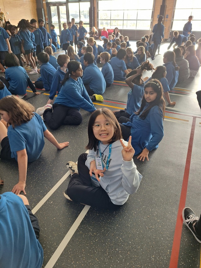 <p style="text-align:left; font-size:16px; margin-top:26px;">Schooling<br><span style="color:#666;">in New Zealand</span></p>