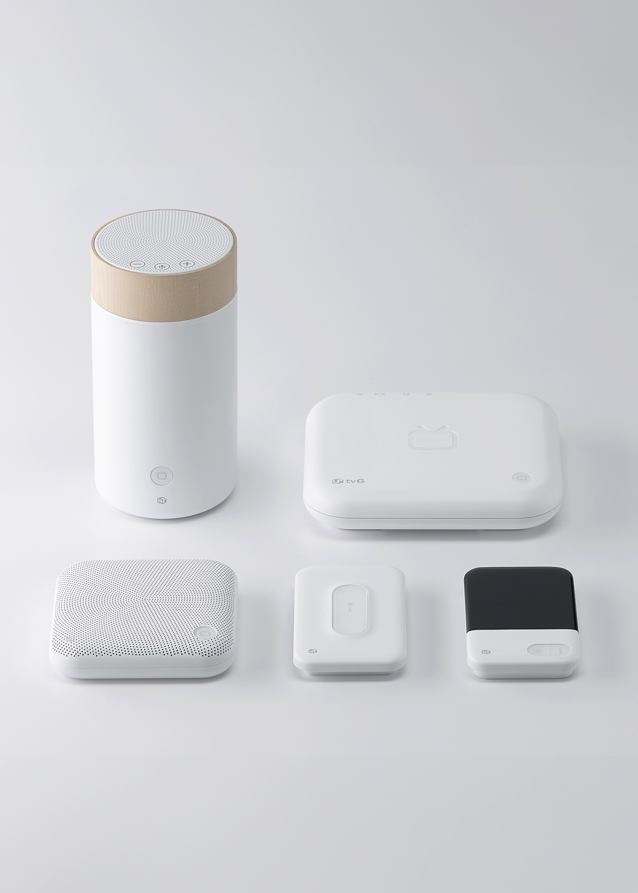 <br> <p style="text-align: left; color: #A4A4A4; font-size: 16px; line-height: 1;">LG U+ / IOT PRODUCT IDENTITY </p> <p style="text-align: left; color: #131313; font-size: 24px; line-height: 0.7;">IOT PRODUCT IDENTITY</p>
