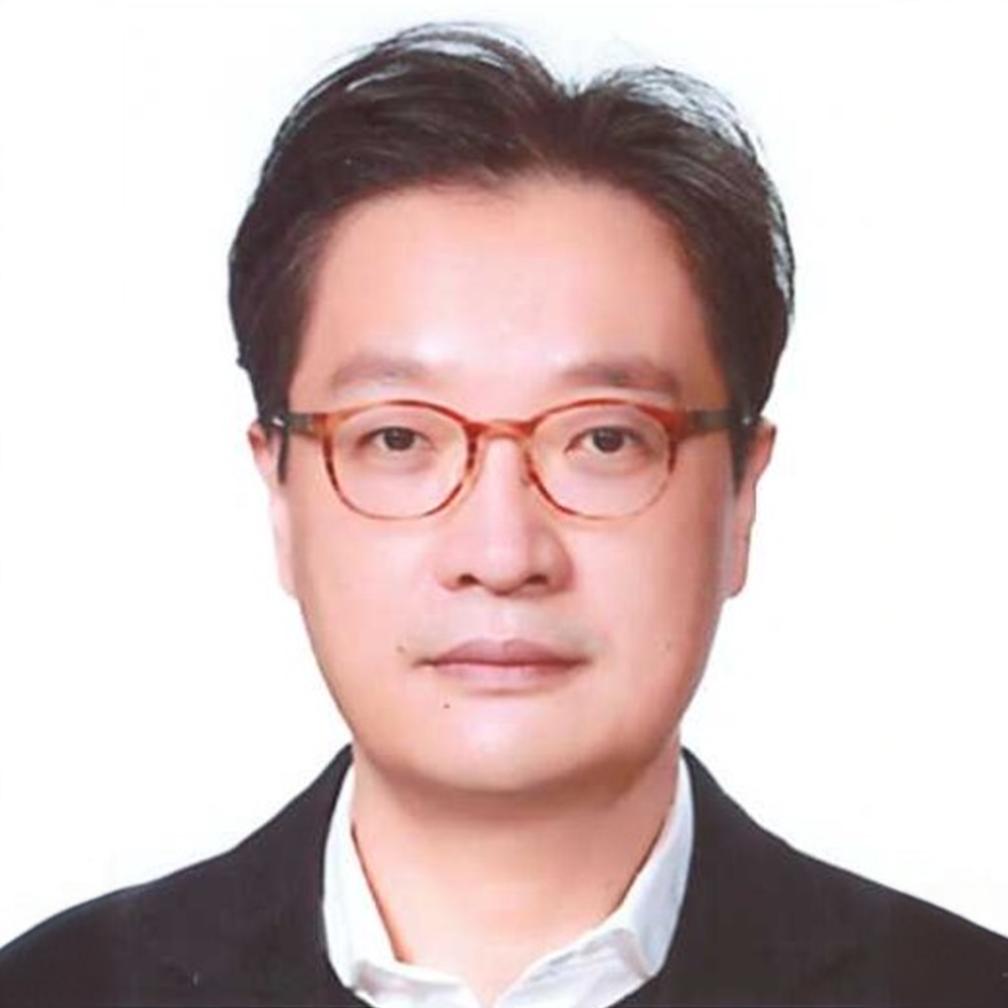 <p class="eno01">Jin Whan Park</p><p class="eno02"></p>