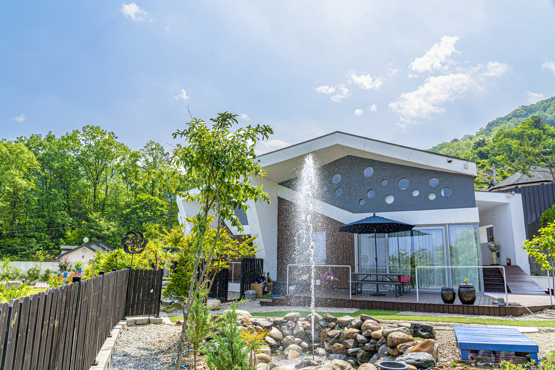 Landscape<br>온전한 삶의 회복을 위한  <br>생명을 담는 집