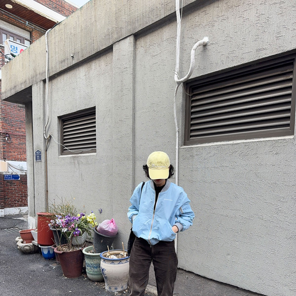 SHIRRING MA-1 JACKET (SKY BLUE) : THE MUSEUM VISITOR