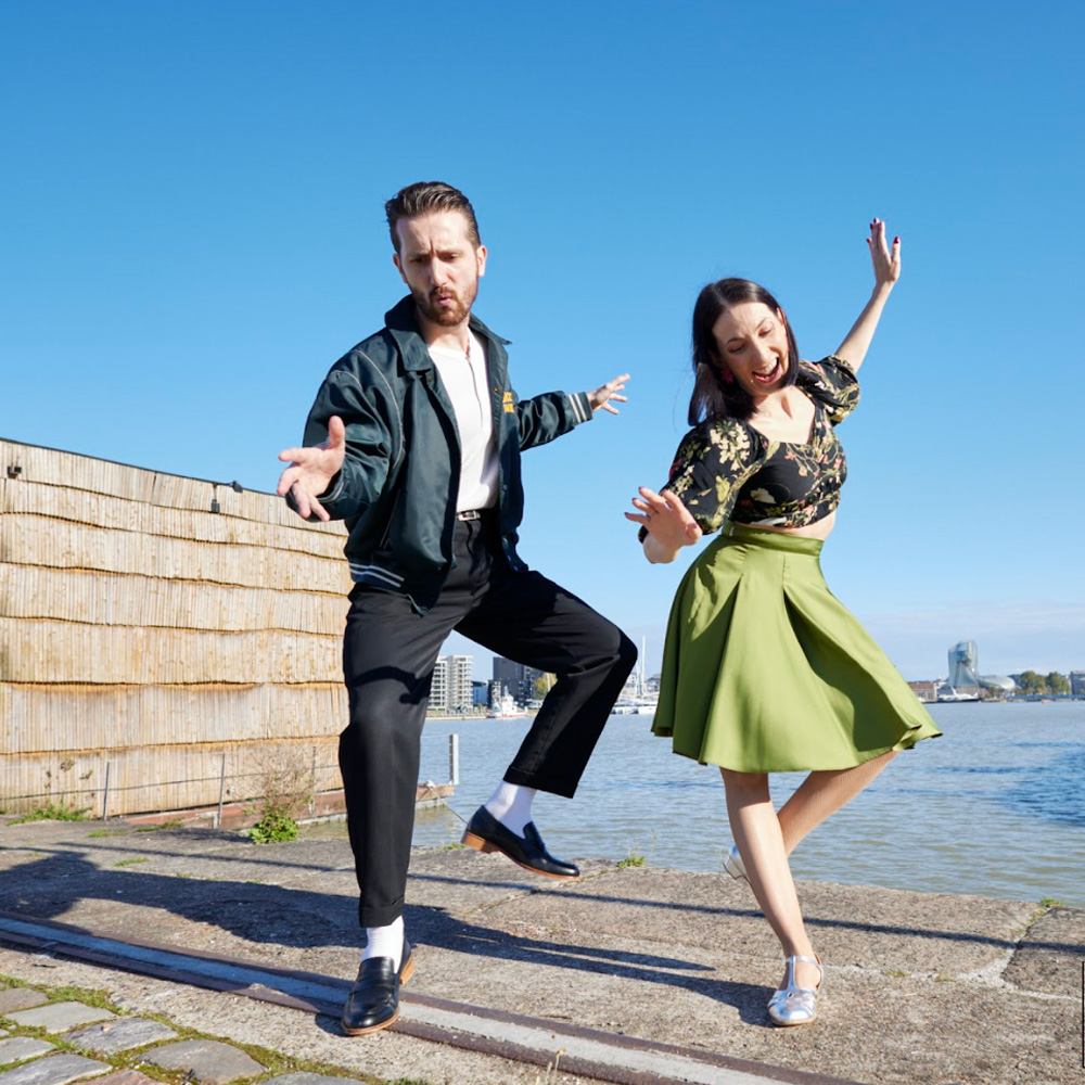 Jeremy&Melanie<p style="text-align: center; padding-top:14px;">   <a class="btn" style="background-color: 배경색; border-color: 선 색;" href="javascript:SITE.openModalMenu('m20250320431e323a069d7');">자세히 보기</a> </p>