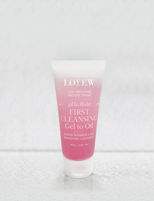 <p style="text-align:left; font-size:16px; margin-top:26px;">pHa:Rule First Cleansing Gel to Oil<br>파룰 퍼스트 클렌징 젤 투 오일<br><span style="color:#666;">₩ 37,000</span></p>