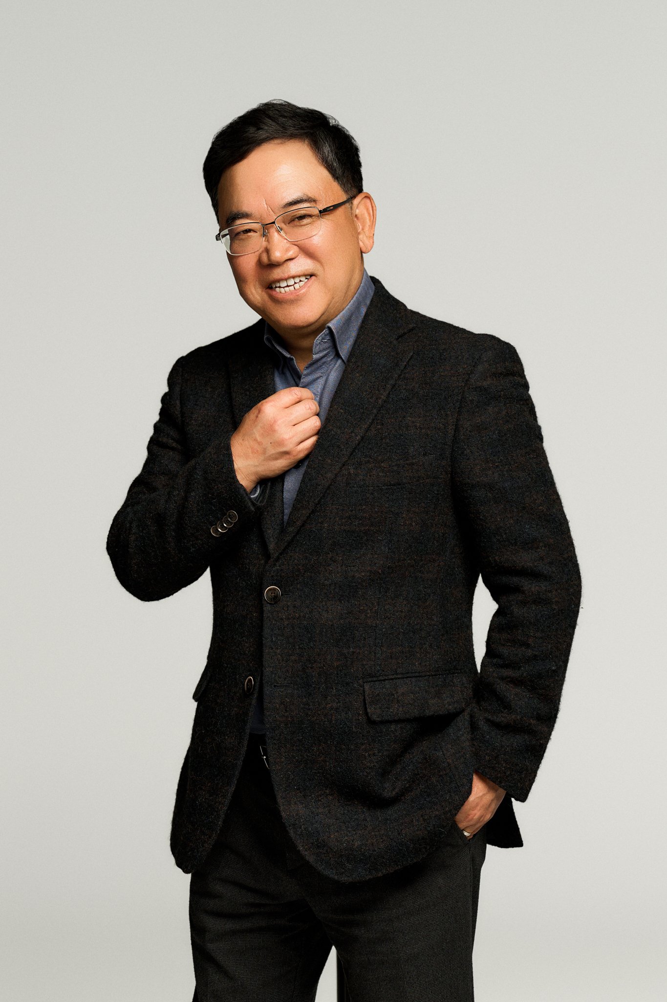 <div style="text-align: left;">     <span style="font-weight:bold; font-size: 14px;">B.C. Lim</span><br>     <span style="font-size: 14px;">Sr. Advisor</span><br><br>     <span style="font-size: 12px; line-height: 1.2;">Former CEO of Samsung SRA Asset Management</span><br>     <span style="font-size: 12px; line-height: 1.2;">The George Washington Univ. MBA</span> </div>