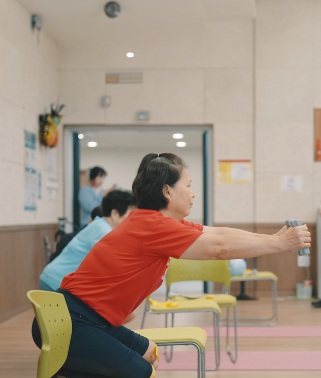 함께하는 즐거움으로 쉽게 몰입하는 시니어 운동