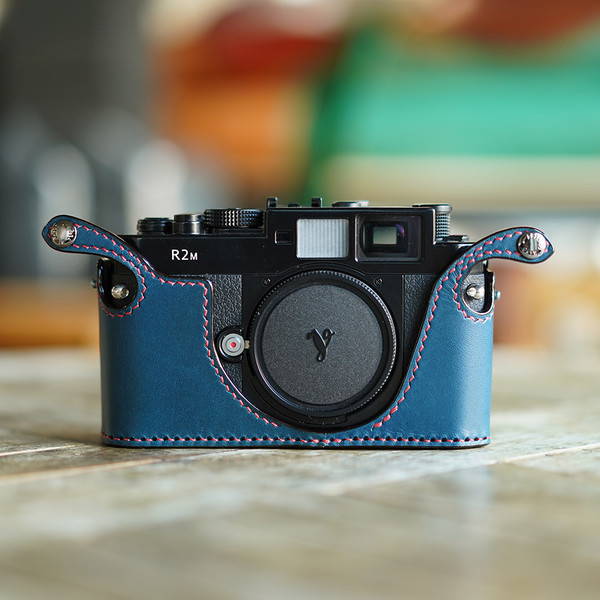 Voigtlander BESSA R2M half-case : LEICA CASES & STRAPS by