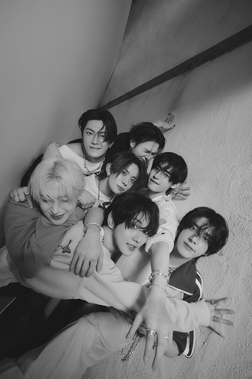 <h6 style="text-align: center;"><span style="color: rgb(255, 255, 255);"><strong><span style="font-size: 24px;">EN-HYPHEN</span></strong></span></h6>