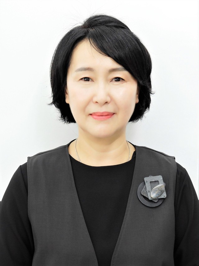 <b>기숙사 사감</b><br><font size=4>백선주</font size>