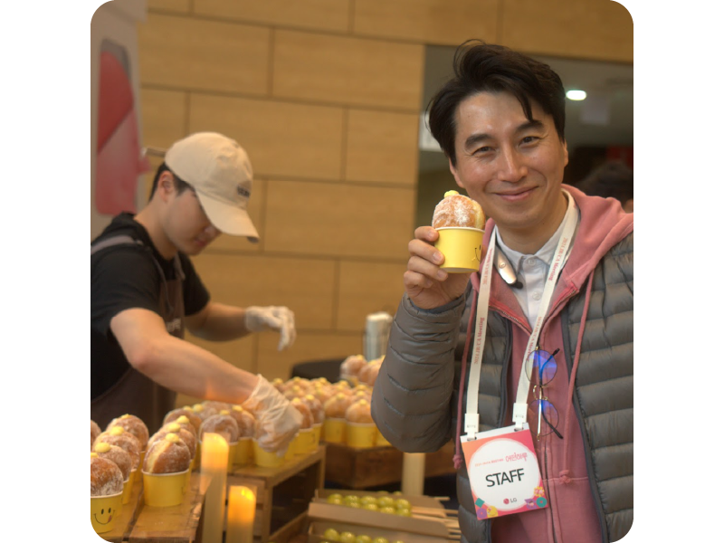 <p style="font-size: 22pt;     font-weight: bold;     text-align: left;     margin-left: 60px;     text-shadow: 2px 2px 4px rgba(0, 0, 0, 0.6);">LG전자 </p> <p style="font-size: 14pt;     text-align: left;     margin-left: 60px;     text-shadow: 2px 2px 4px rgba(0, 0, 0, 0.6);">임직원 복지 이벤트</p>