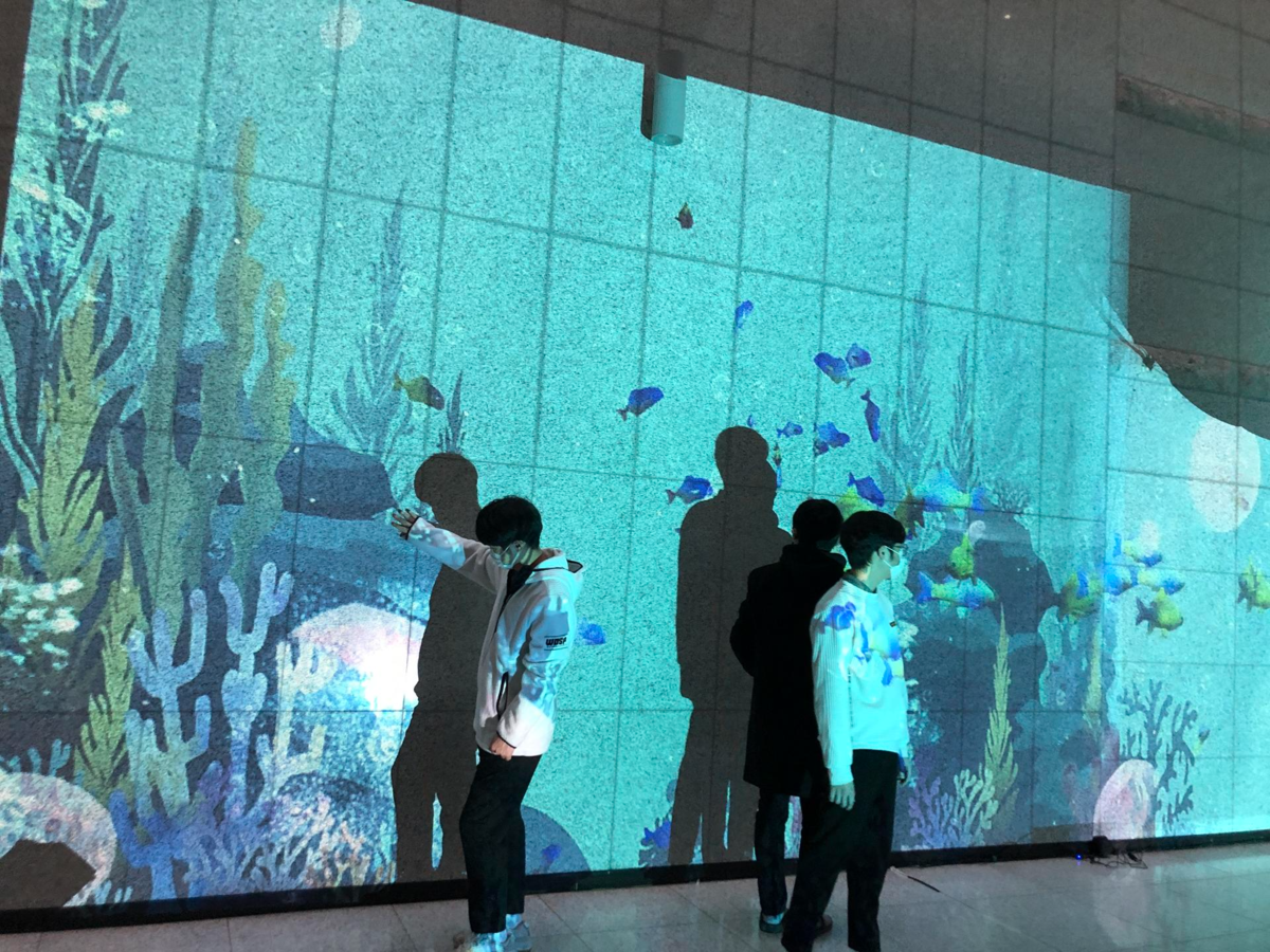 Interactive Ocean World : AeiROBOT