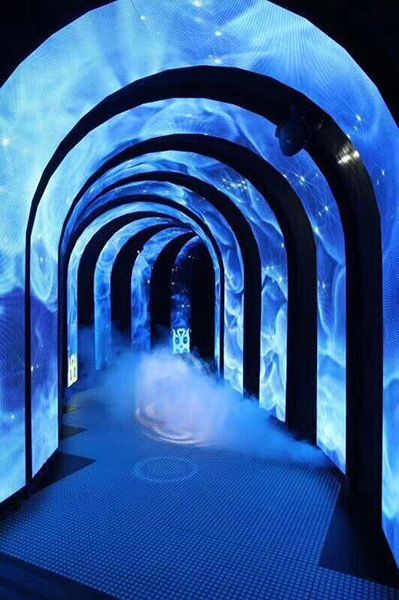 Dreamlike Media Facade