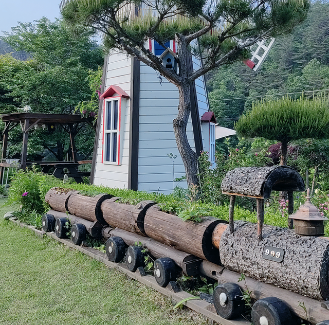 주방과 다이닝 공간