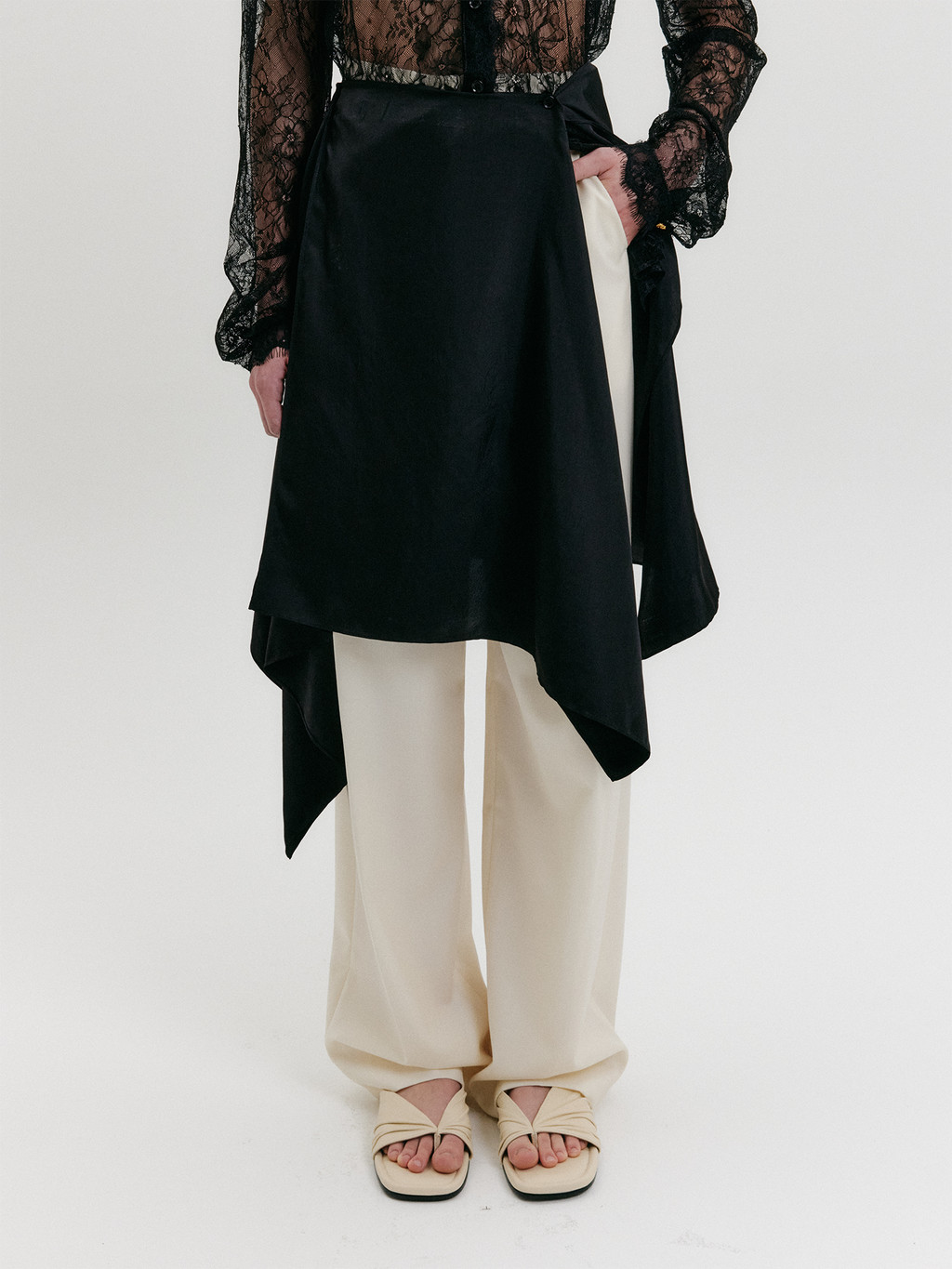 【EEUN】Arc Unbalanced Wrap Skirt 6e8036a5ff968.jpg