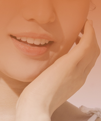 <p style="font-weight: 700;">자연스러운<br>   안색 개선</p>