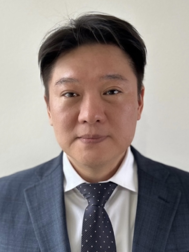 <p style="text-align: left; line-height: 1.5;"><span style="letter-spacing: 1px; font-size: 14px; color: rgb(255, 255, 255);"><strong> LG Energy Solution Company Introduction </strong></span> 	<br><span style="letter-spacing: 1px; font-size: 14px; color: rgb(255, 255, 255);"><strong></strong></span></p>  <p style="text-align: left; line-height: 1.5;"><span style="color: rgb(255, 255, 255); font-size: 13px;"> Kim Namhyun</span><span style="font-size: 13px;"><br></span><span style="color: rgb(255, 255, 255); font-size: 13px;"> Senior Vice President of LG Energy Solution</span></p>