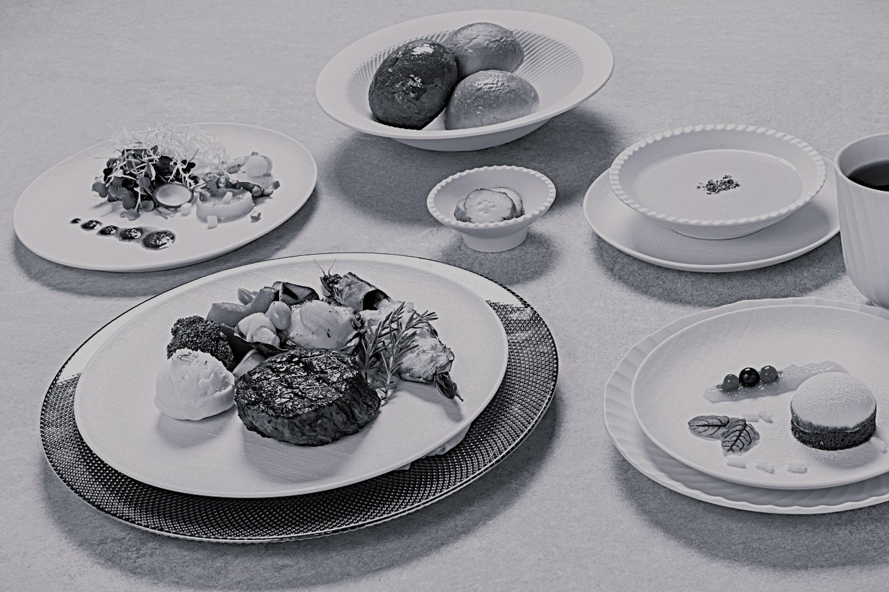 <h4>High-End Wedding Course Cuisine<br><h6>view more