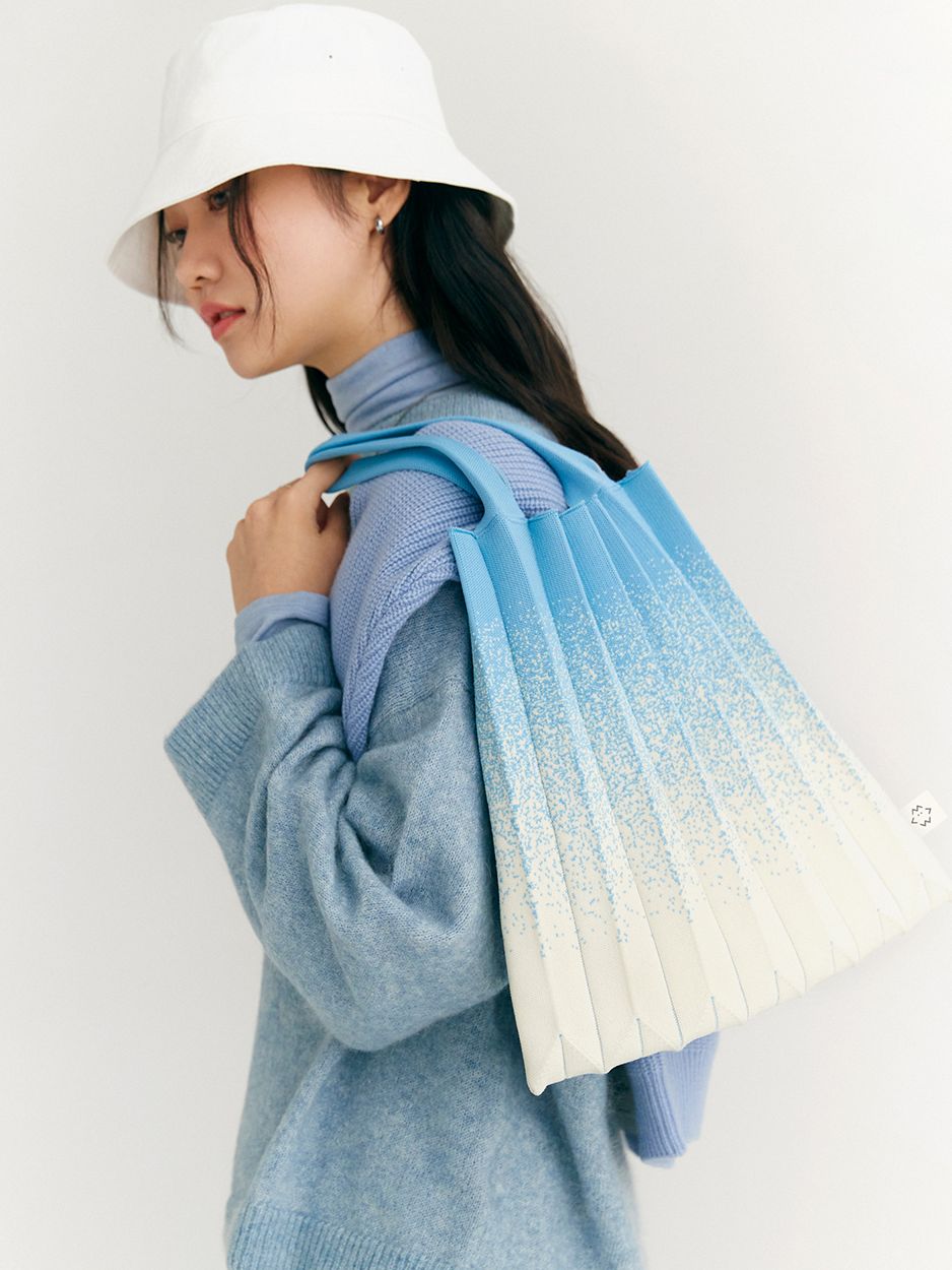 Tote Bag Ocean Sky : PLEATSMAMA: Sustainable Knit Pleats Bag