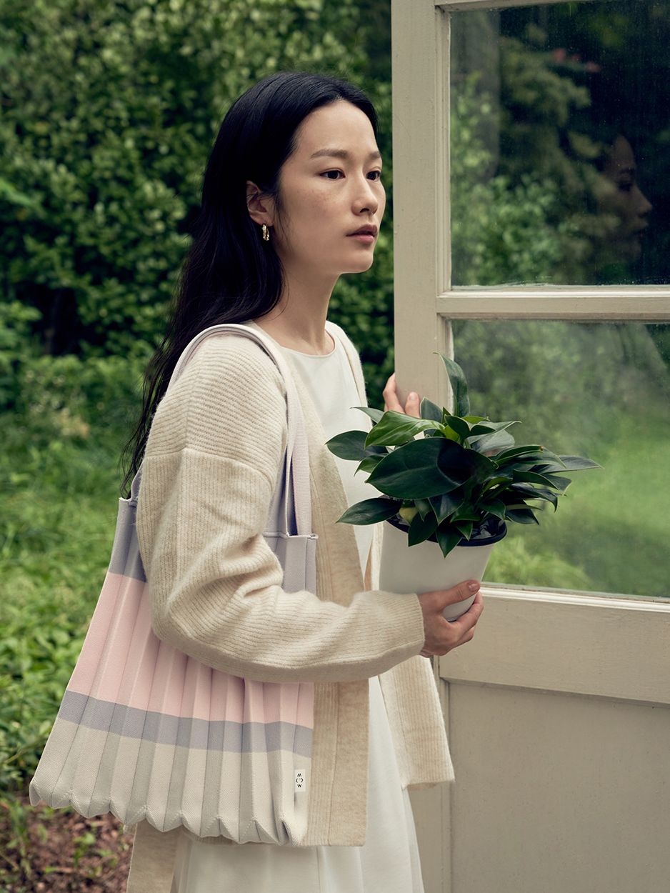 Shoulder Bag Pink Grey : PLEATSMAMA: Sustainable Knit Pleats Bag