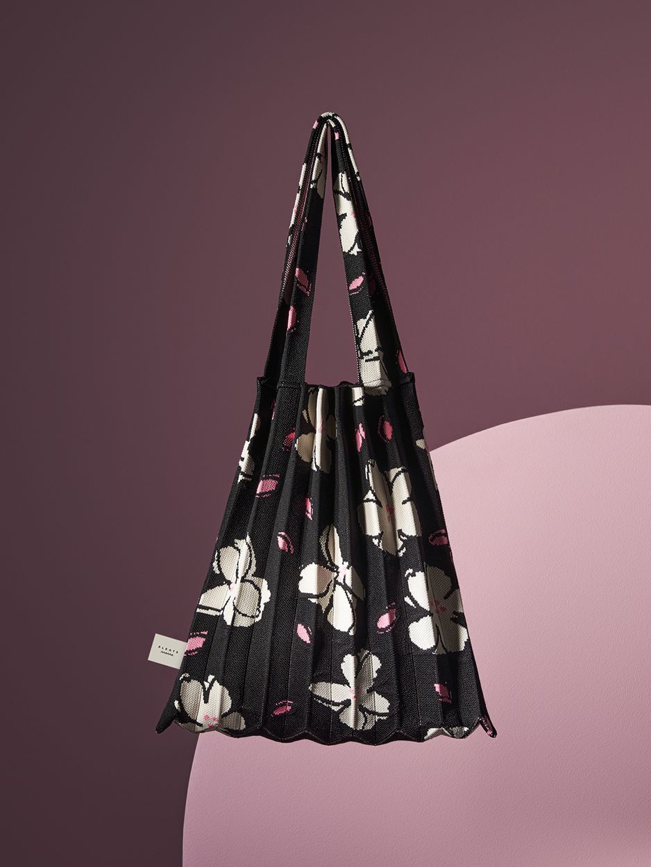 【PLEATS MAMA】[Cherry Blossom Edition] Shoulder bag 3 COLOR CHERRY BLOSSOM EDITION] Shoulder Bag Black(free reusable