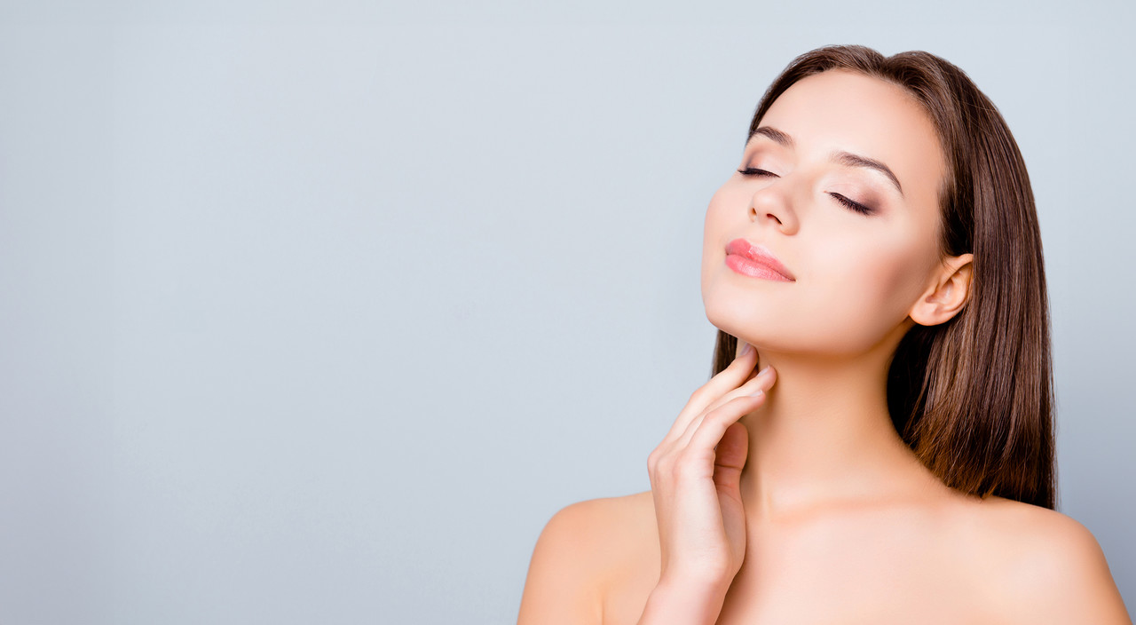 <div class="glow-box"><span class="glow-small">Glow-restoring Skin Booster</span><br><strong class="glow-title">Revive your skin’s<br>natural glow and<br>reveal radiance.</strong><a href="/skin-booster" class="glow-button">Shop now</a></div>