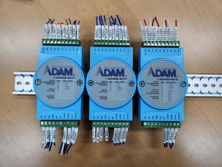 ADAM-4017 Data Acquisition Modules : 엠아이티솔루션