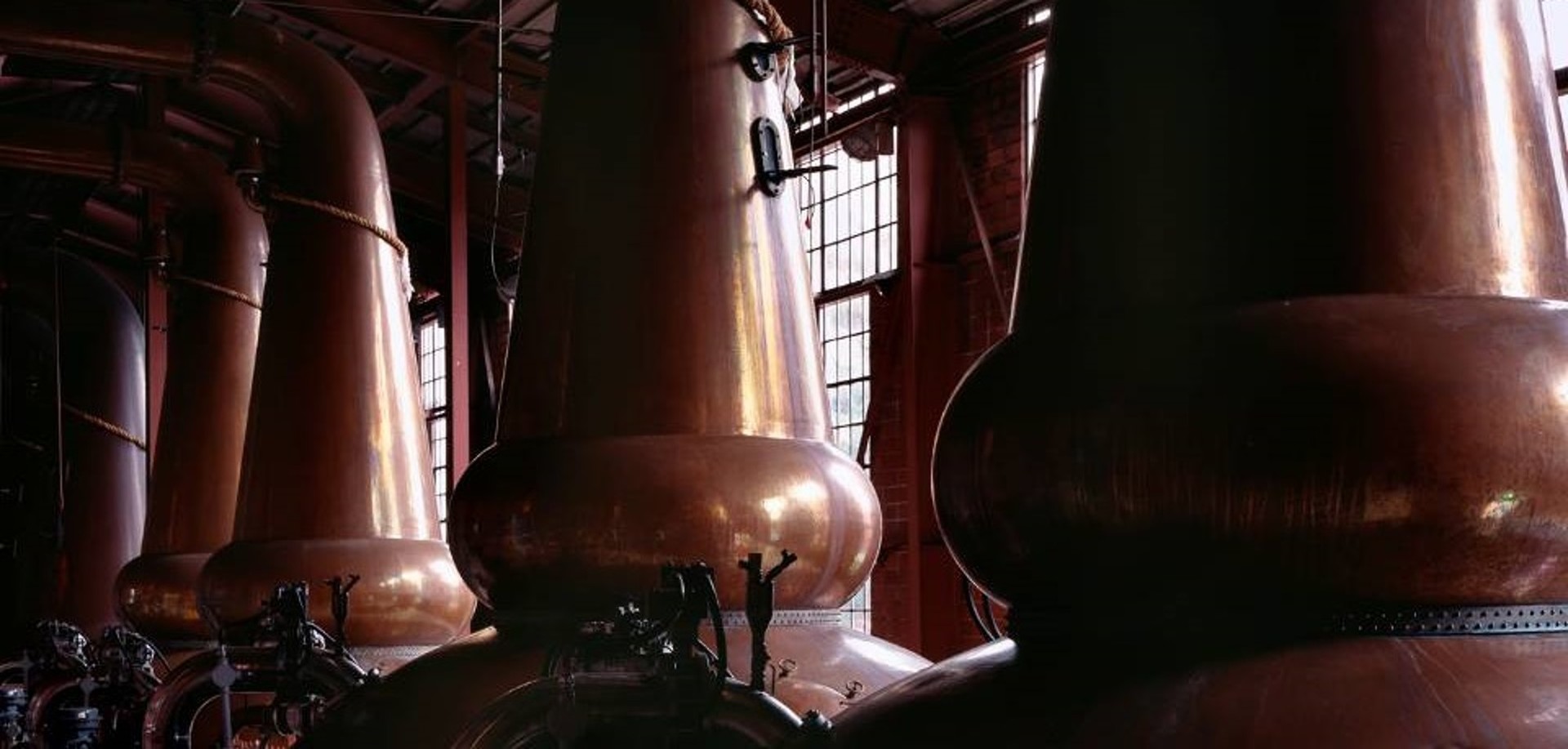 미야기쿄 증류소의 포트 스틸(pot stills)