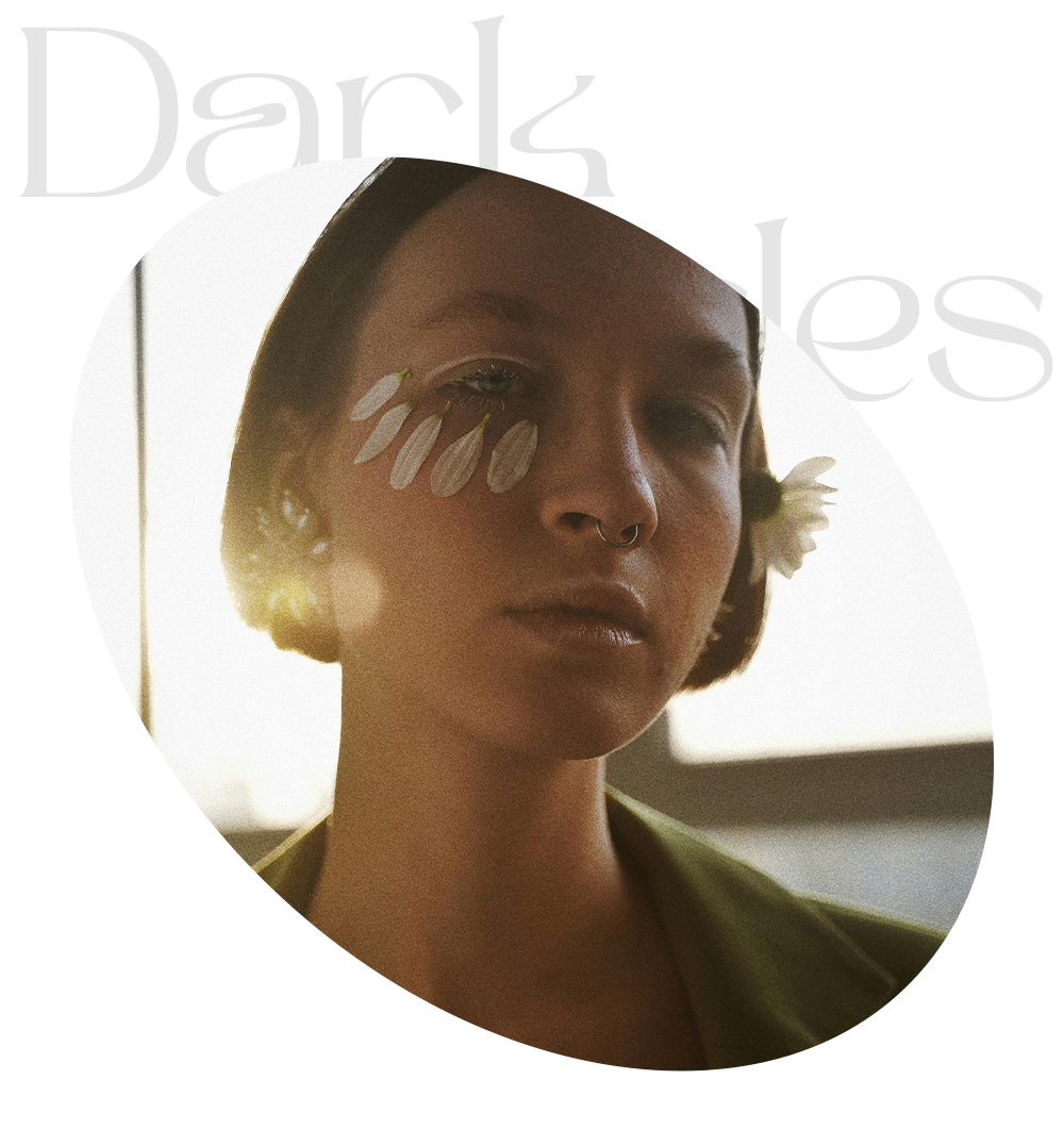 다크서클을 표현한 사진