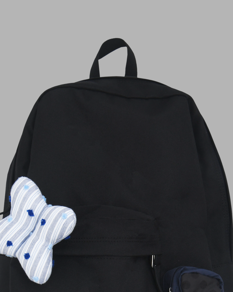 【THE MUSEUM VISITOR】 FLOWER BROOCH BACKPACK /追跡付 FLOWER BROOCH BACKPACK : THE MUSEUM VISITOR